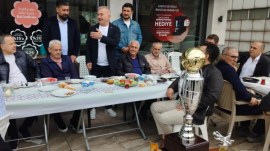 Turgut Tanyıldız Masterler Kahvaltıda buluştu, Mezarı başında Tanyıldıza dua etti...