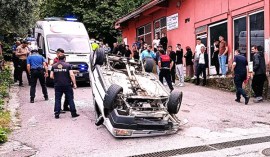 KONTROLDEN ÇIKAN TOFAŞ MARKA OTOMOBİL TAKLA ATTI...